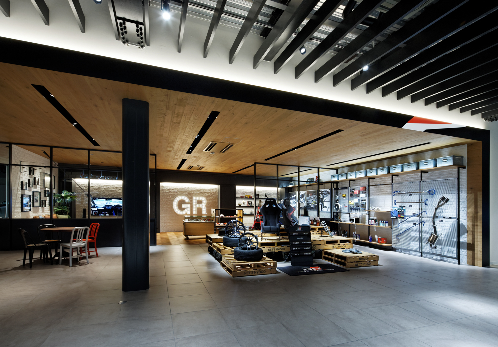 GR Garage　神戸垂水 | 店舗